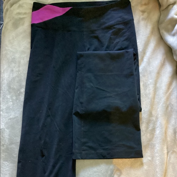 Under Armour Bootleg Yoga Pants - Picture 1 of 3